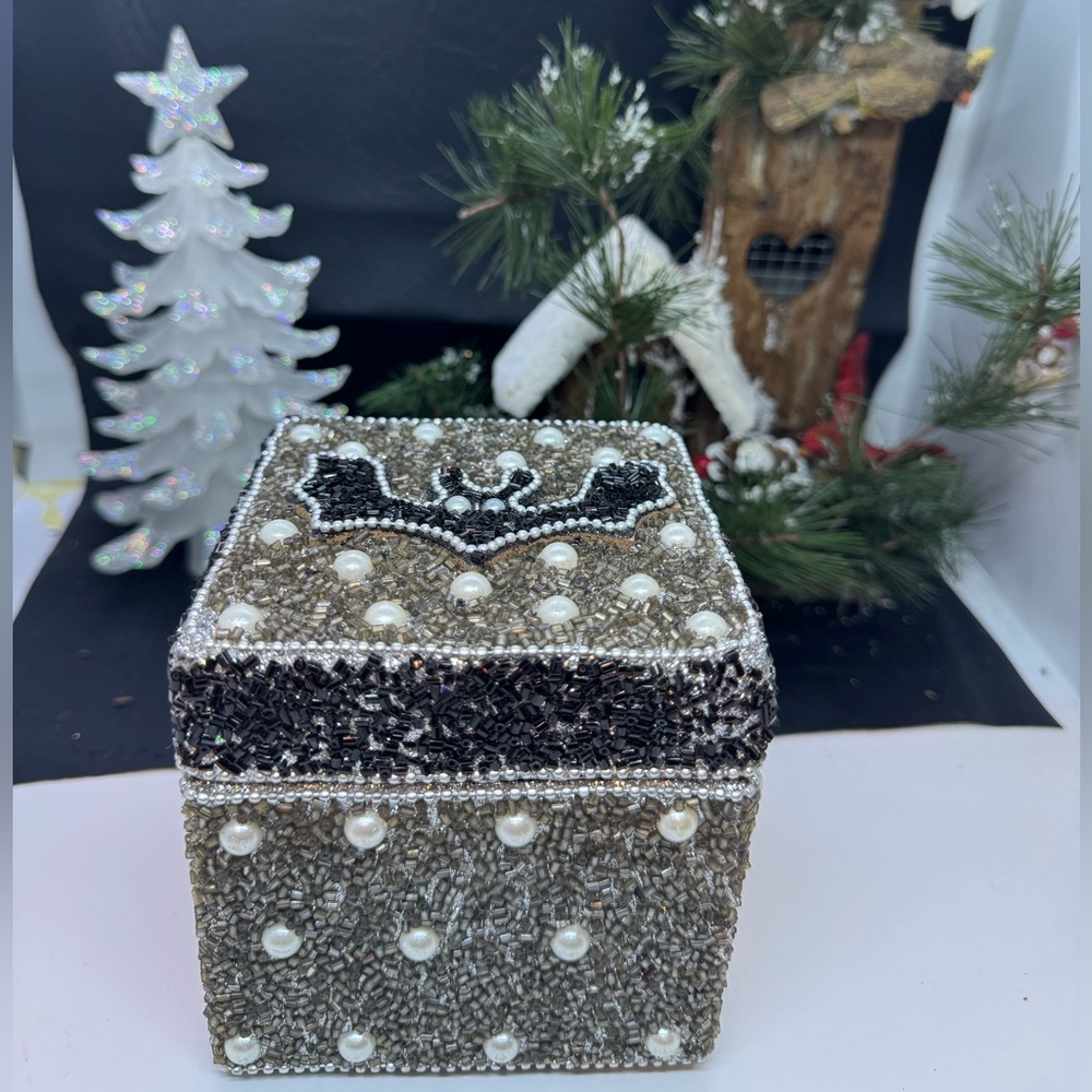 Beaded Jewelry/Trinket box